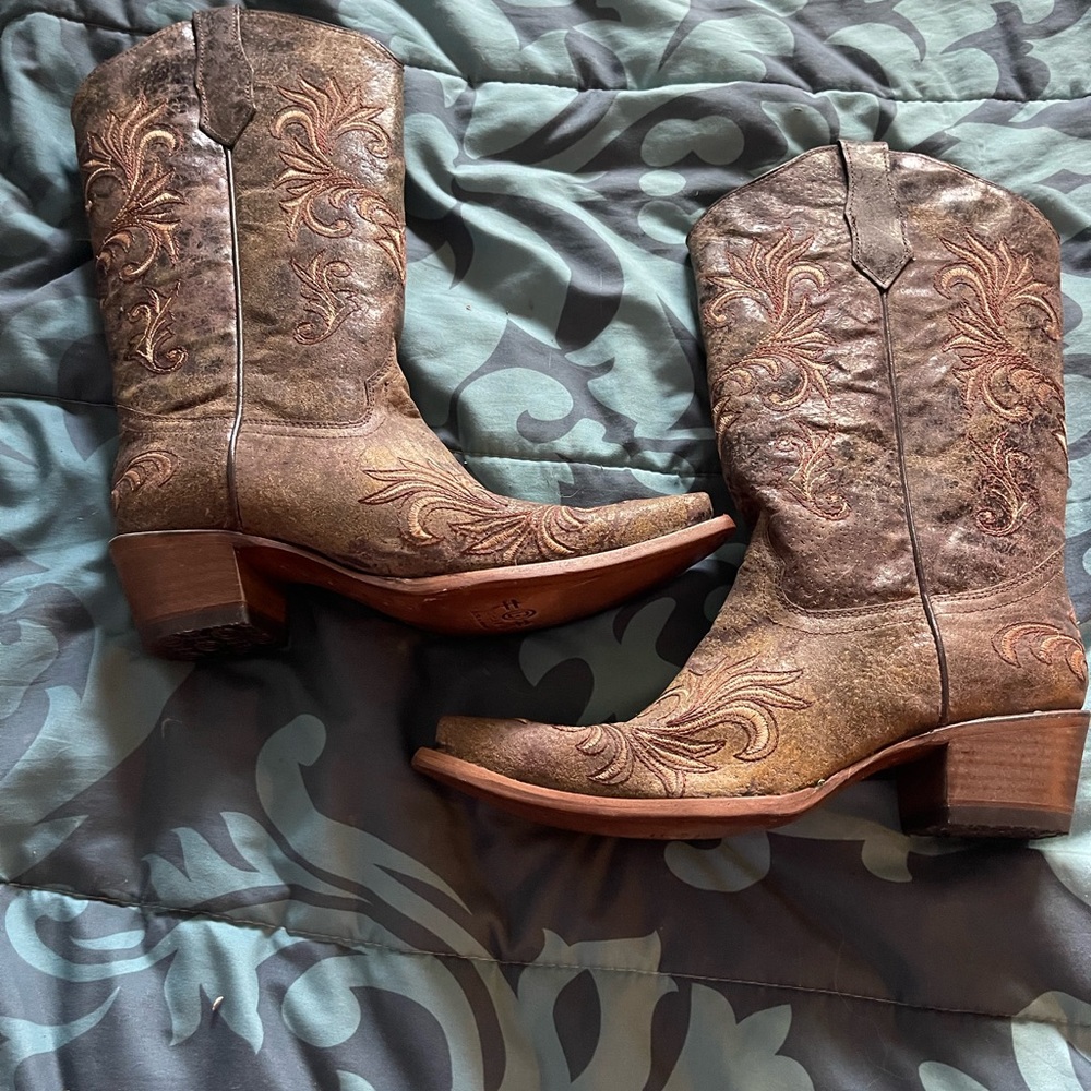 Circle G Brown Embroidered Heeled Boots